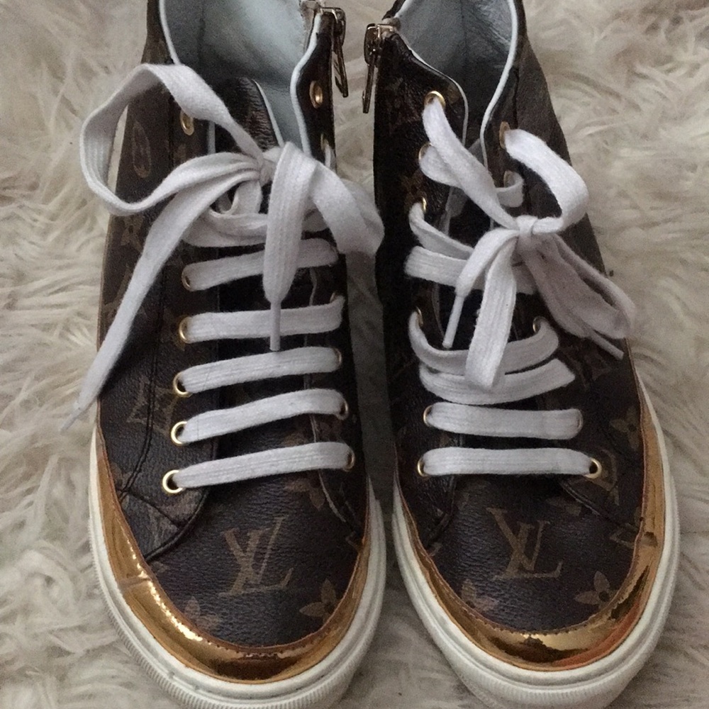 Women size 7 designer style shoes